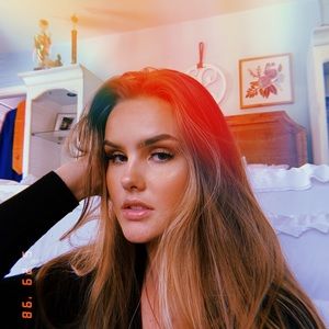 Meet your Posher, Lily